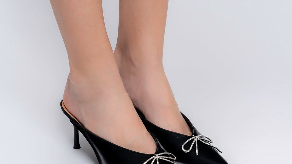 Stylish & Comfortable Women’s Footwear for Everyday Wear | Trendy Flats & Heels