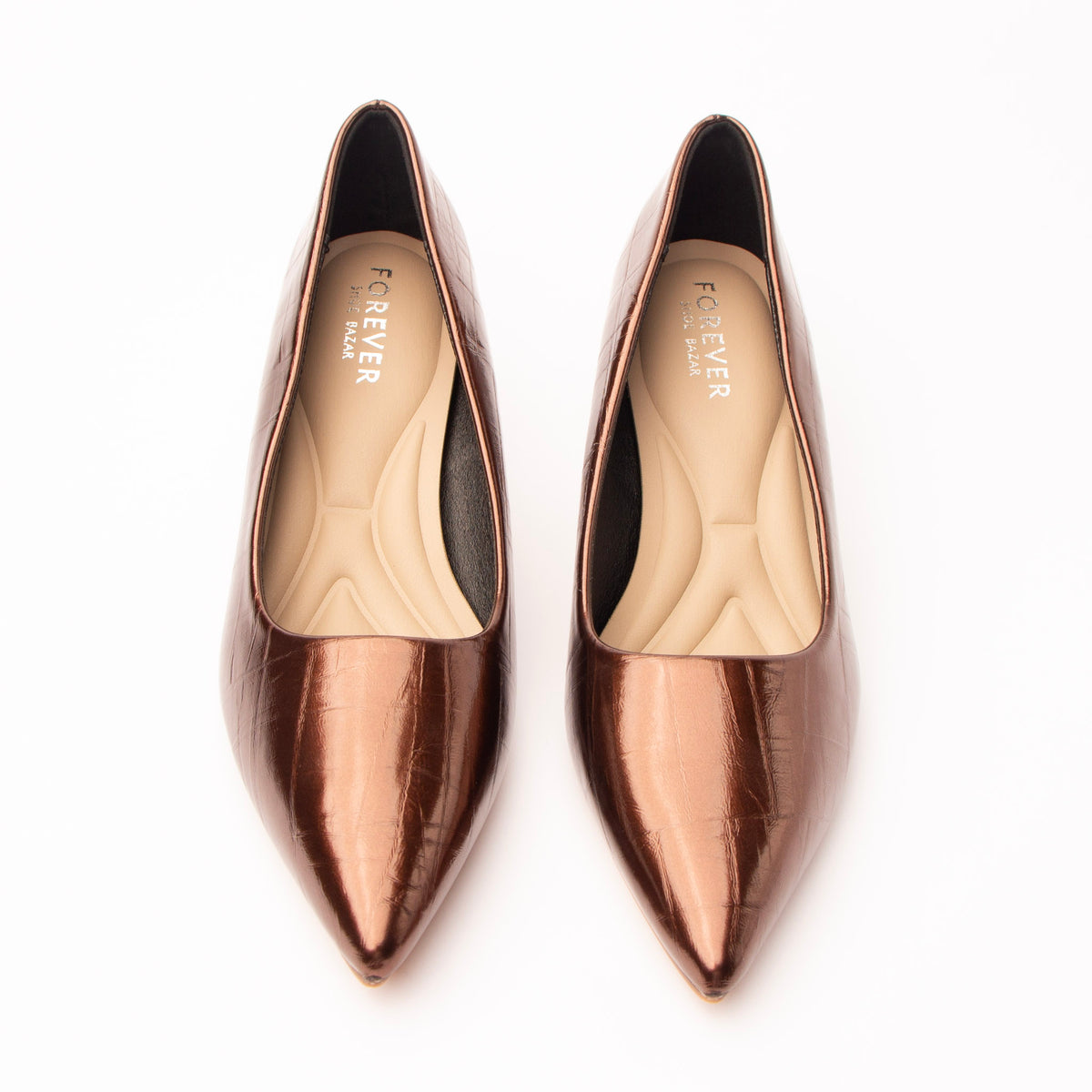 Brown pumps for women, both shoes from the front