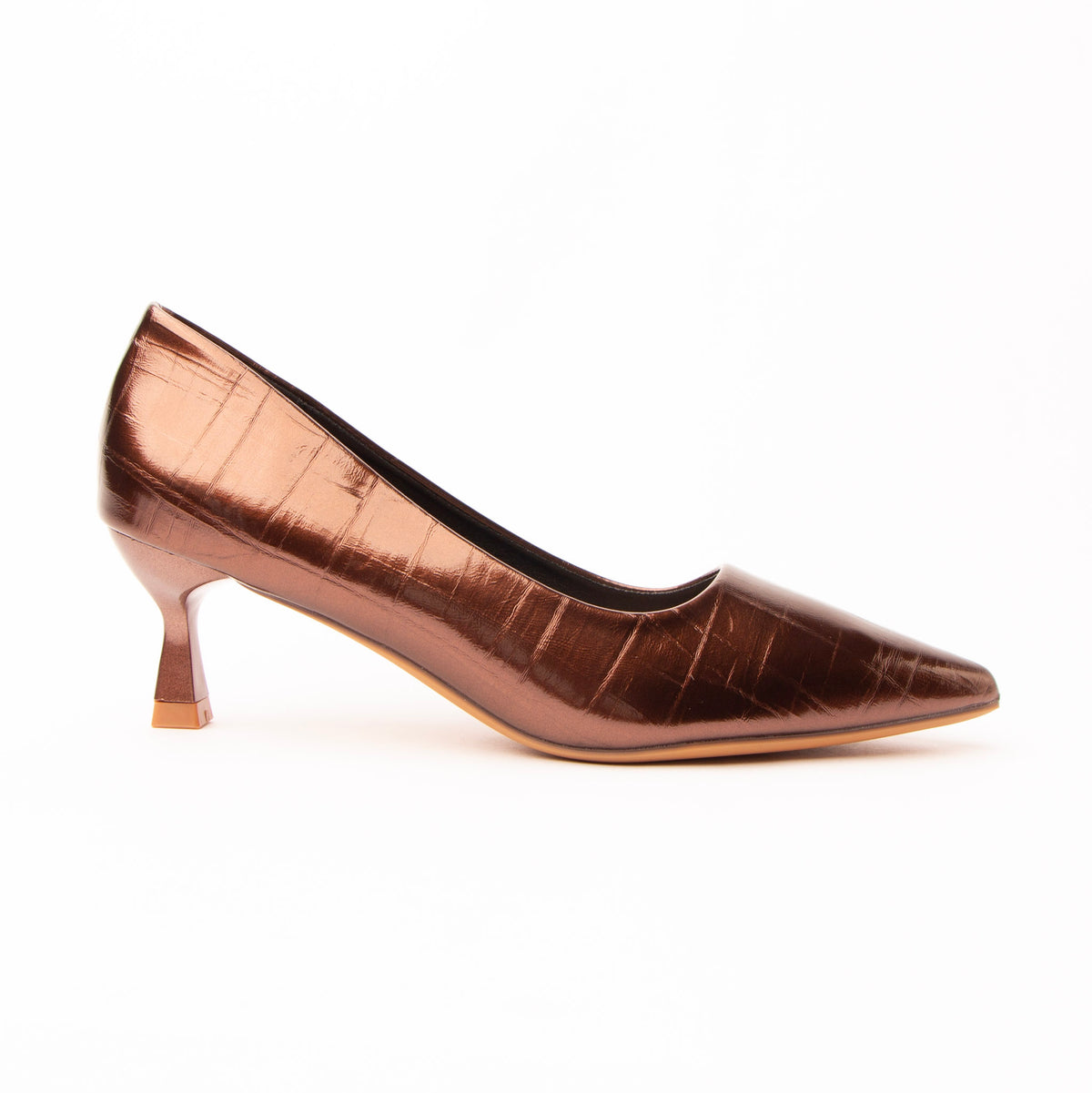 Brown pumps for women, side view