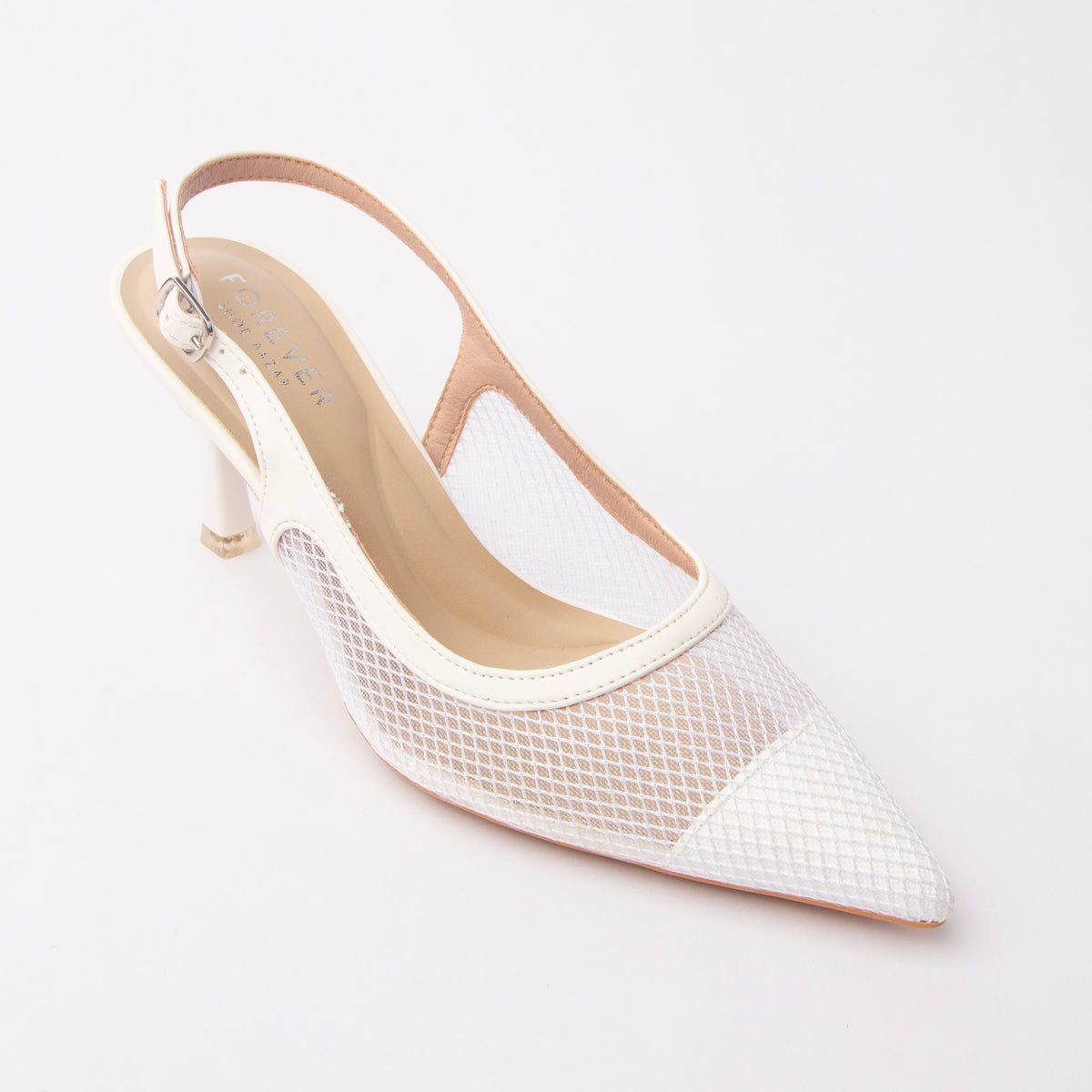 White pumps for women, three-quarter view