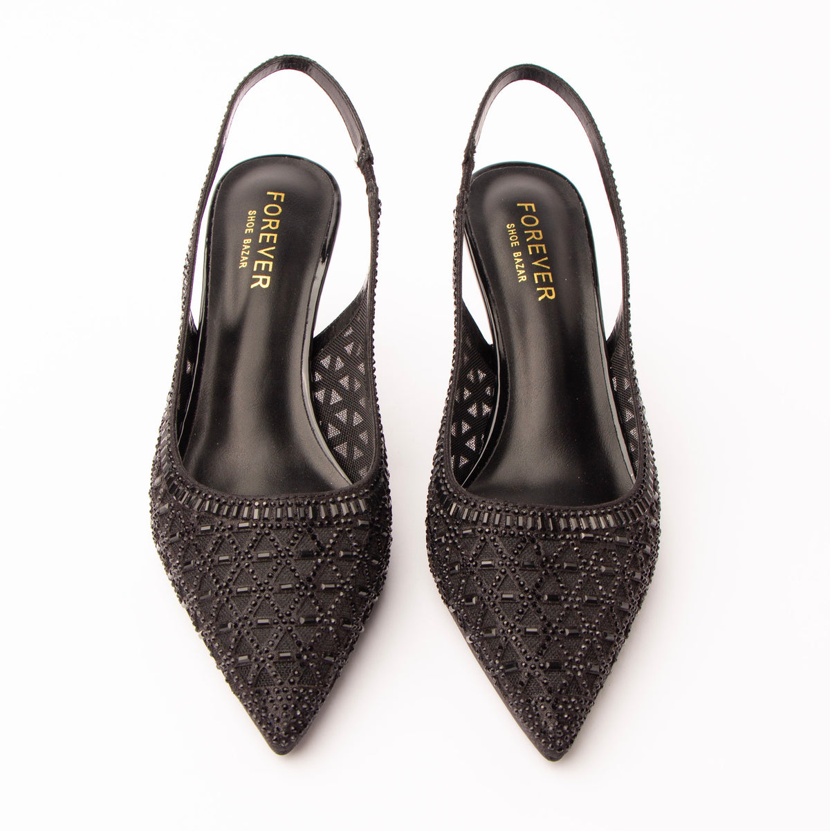 Black pumps for women, both shoes from the front