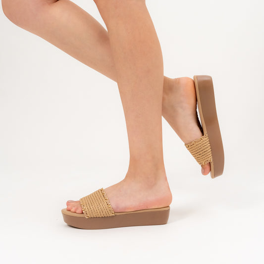 Currently Moneyfesting - Beige Casual Slipper