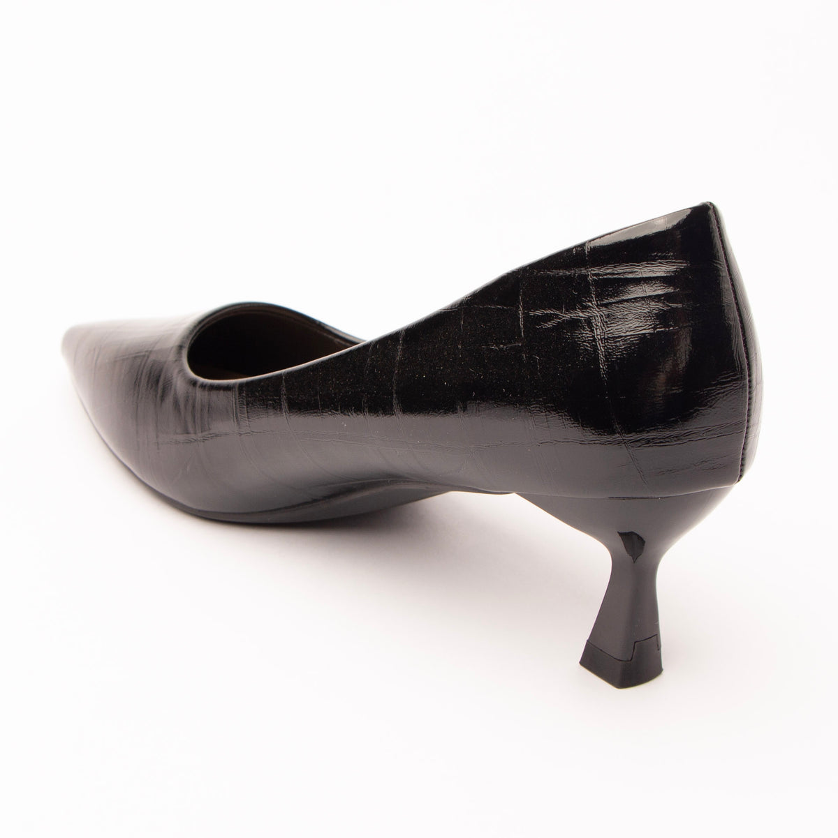 Black pumps for women, back view showing the heel