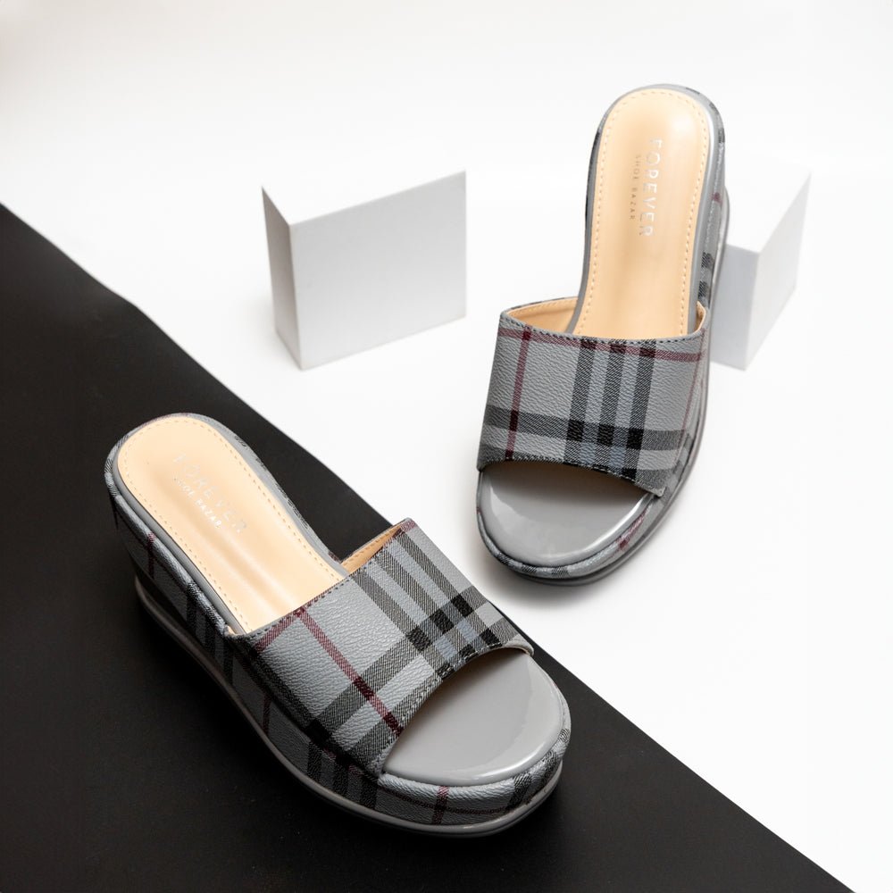 Flannel Fantasy - Grey Casual Wedges - view 4