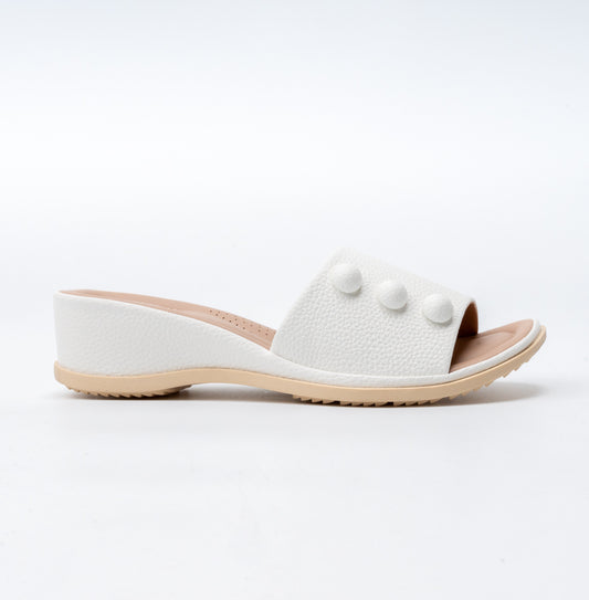 Pebble Luxe Charm - White Casual