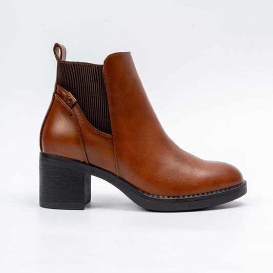 Monochrome Marvel - Camel Casual Boots