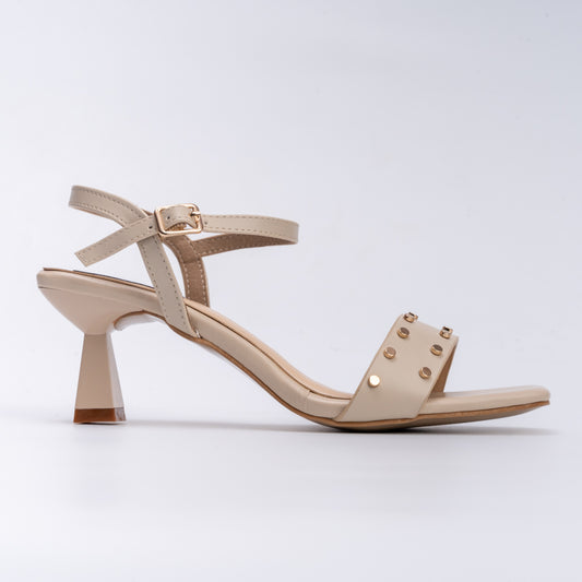It's Giving Chique - Cream Studded Heels