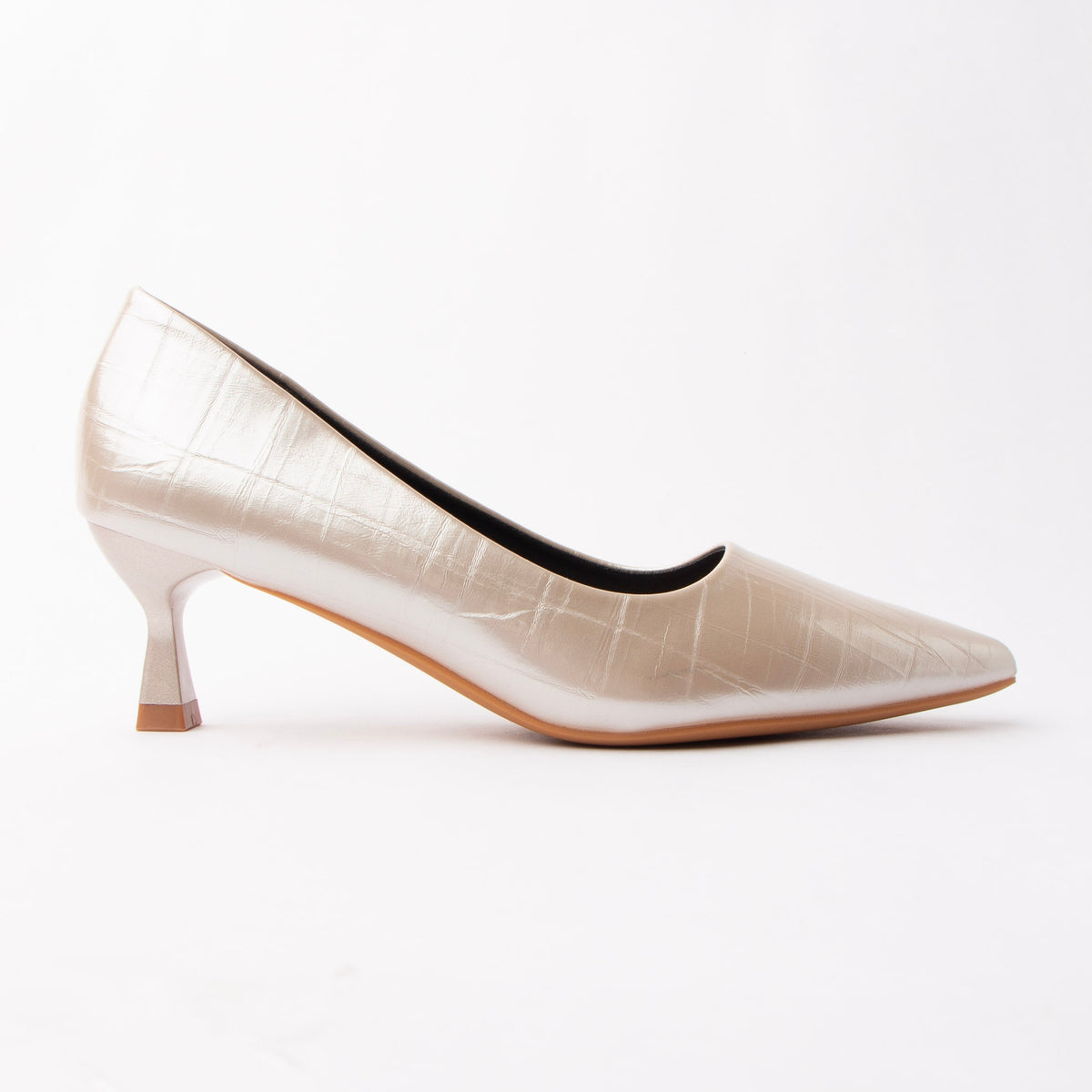 Beige pumps for women, side view