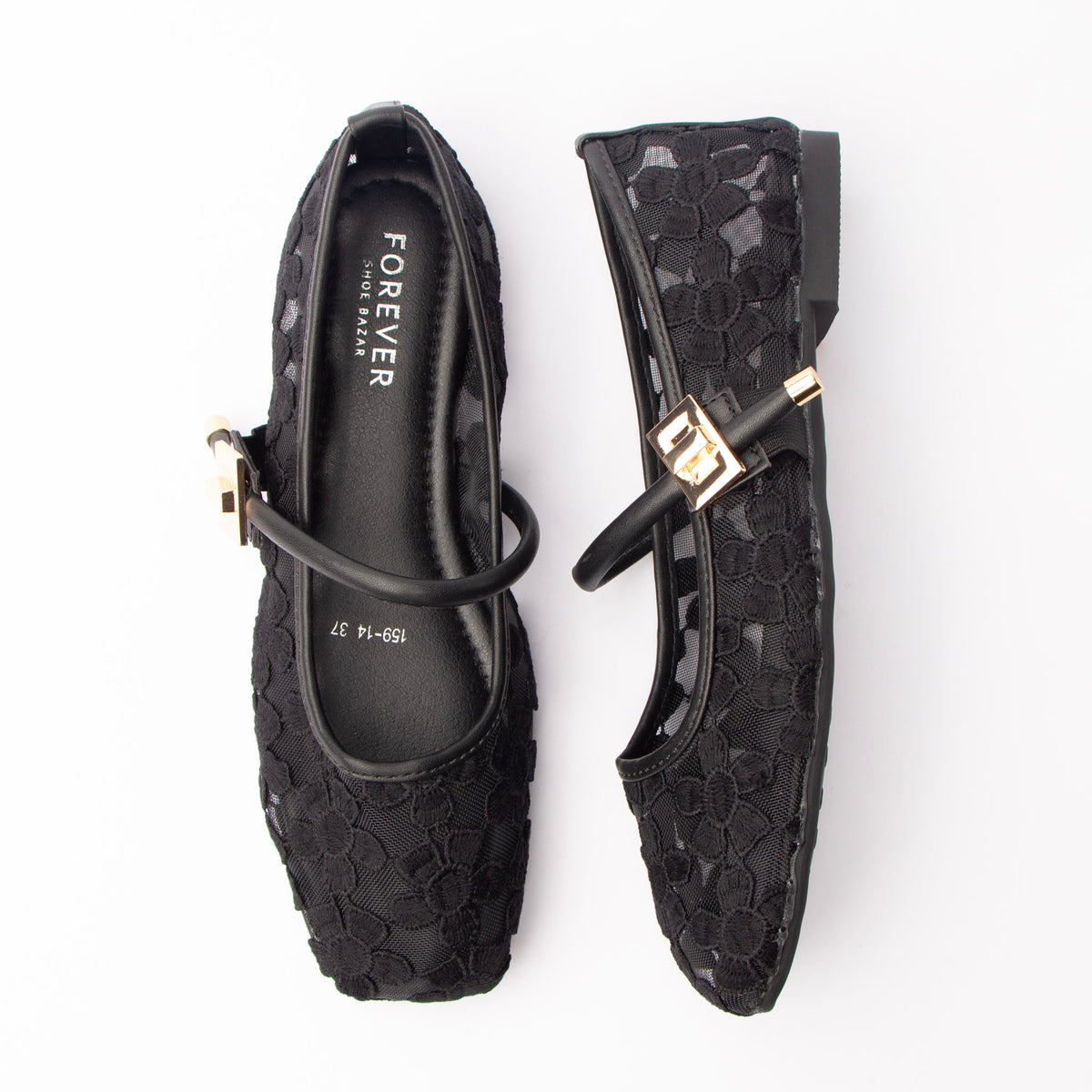 Black flats for women, both shoes laid flat
