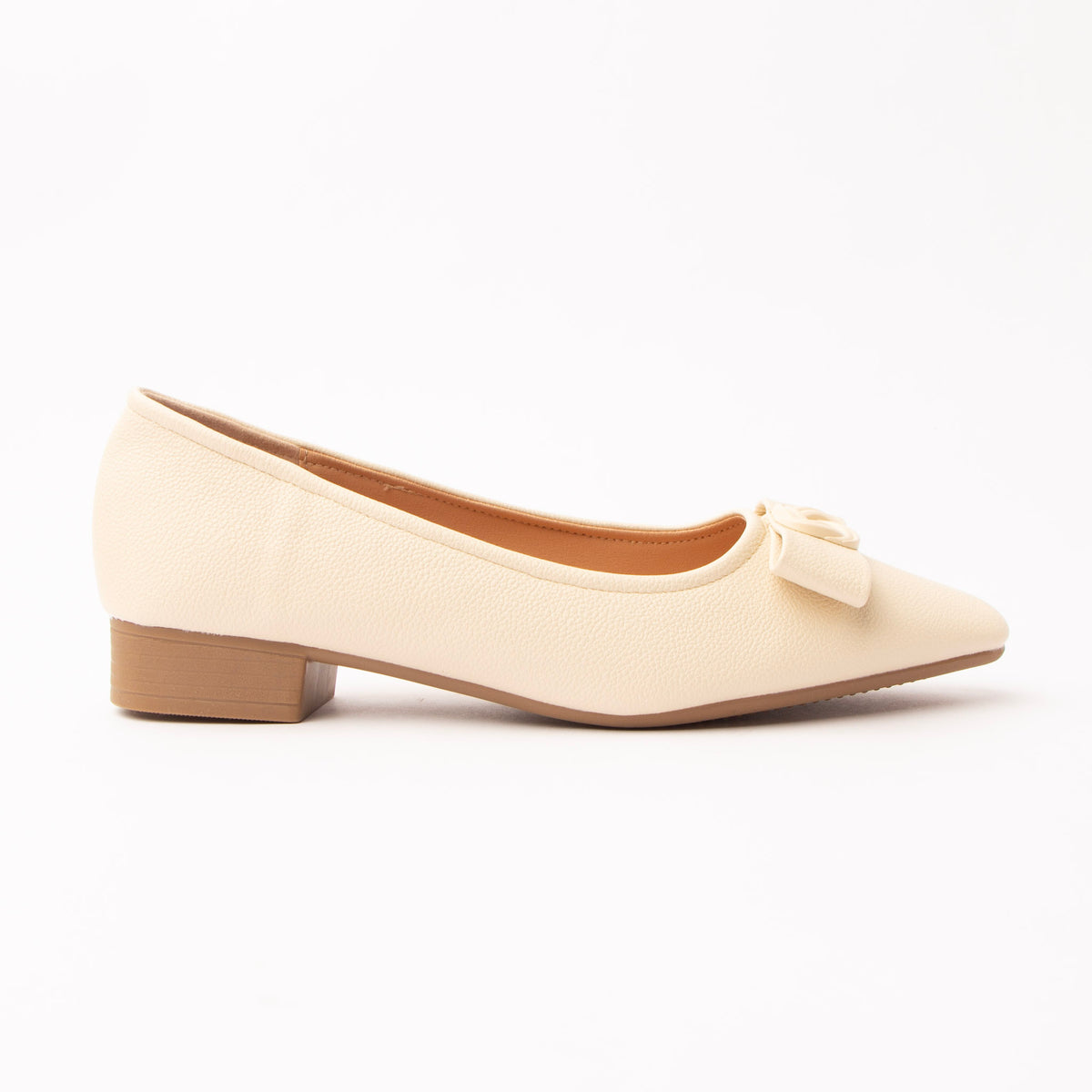 Beige pumps for women, side view