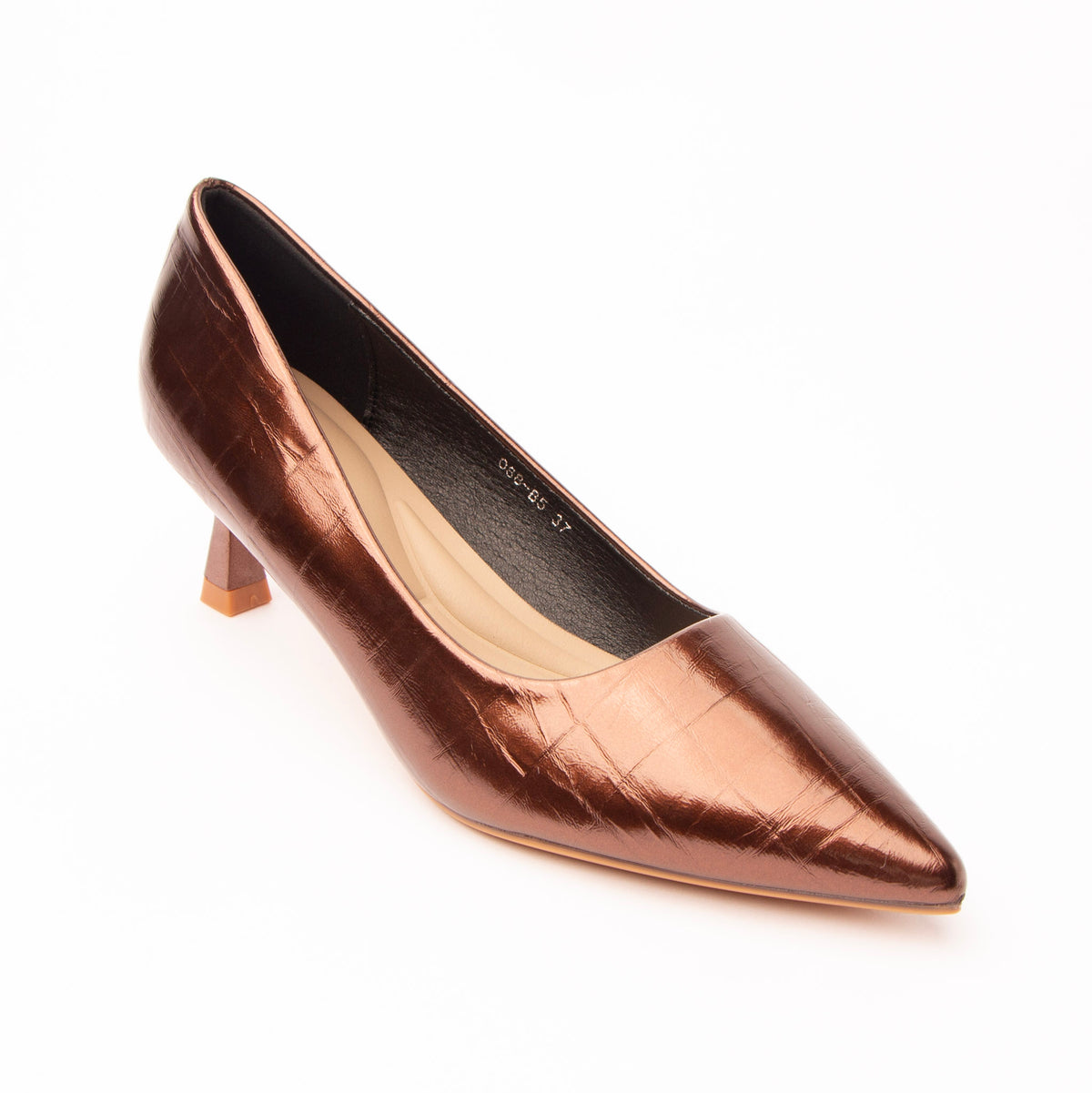 Brown pumps for women, three-quarter view