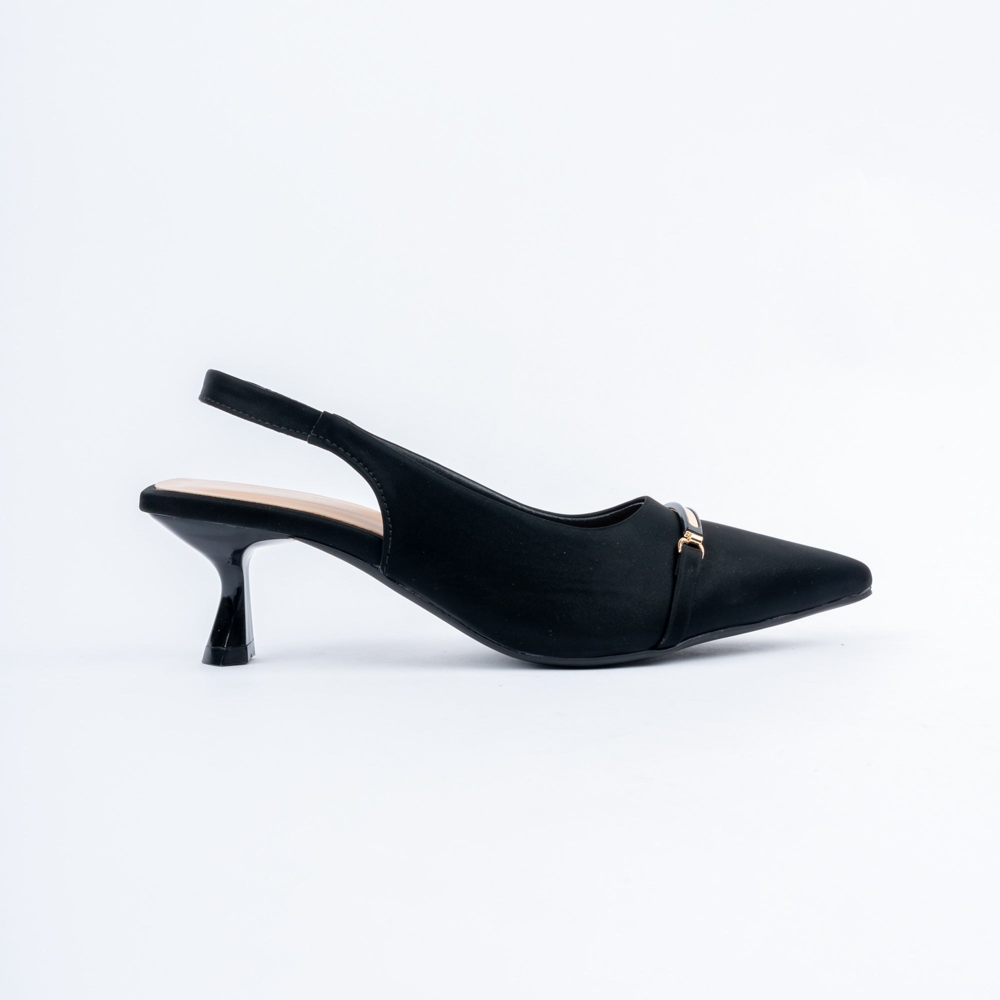 Black pumps for women with cushioned footbed, side view
