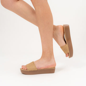 Currently Moneyfesting - Beige Casual Slipper