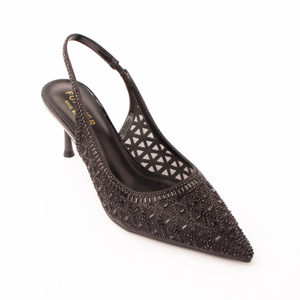 Black pumps for women, three-quarter view