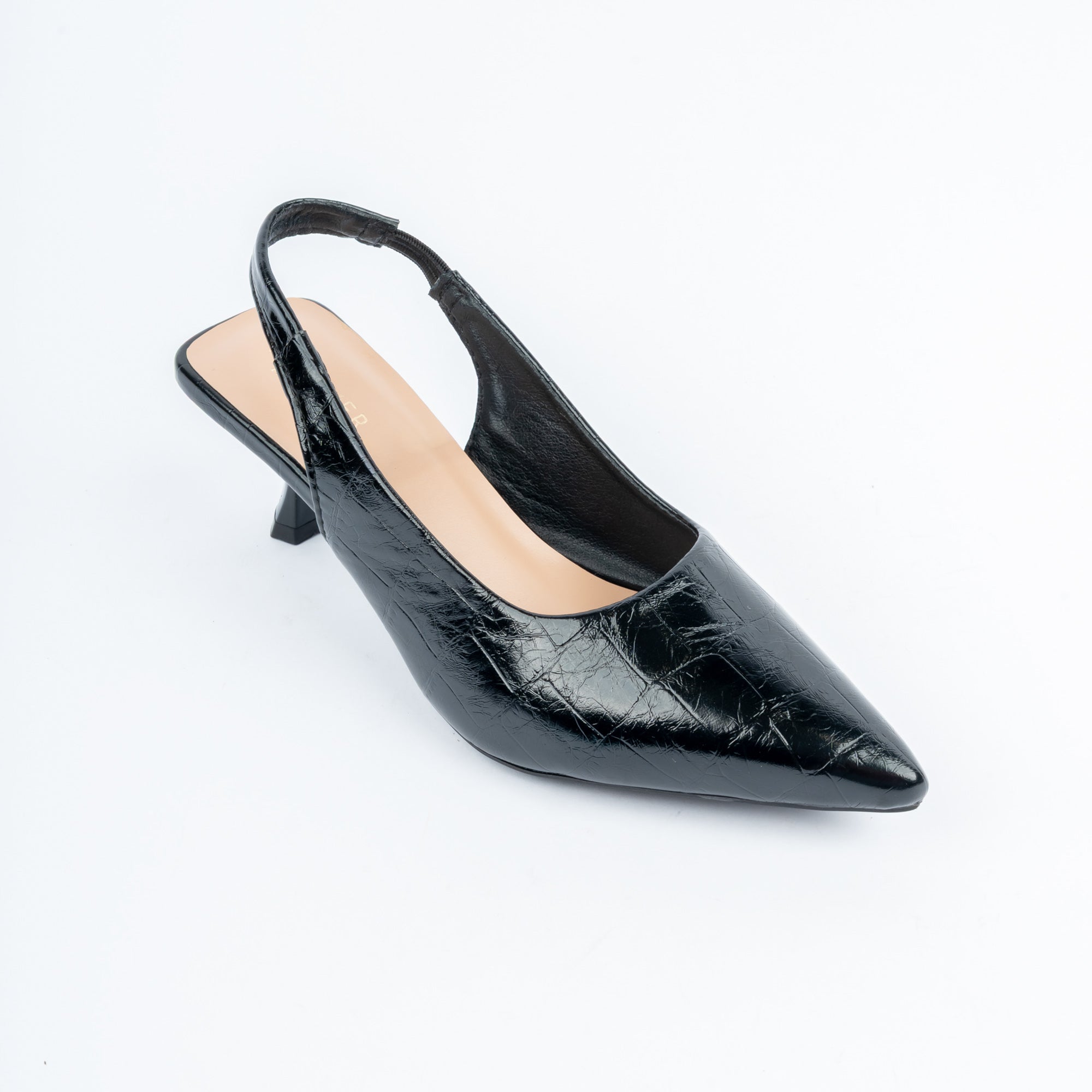 Black pumps for women with cushioned footbed, side view