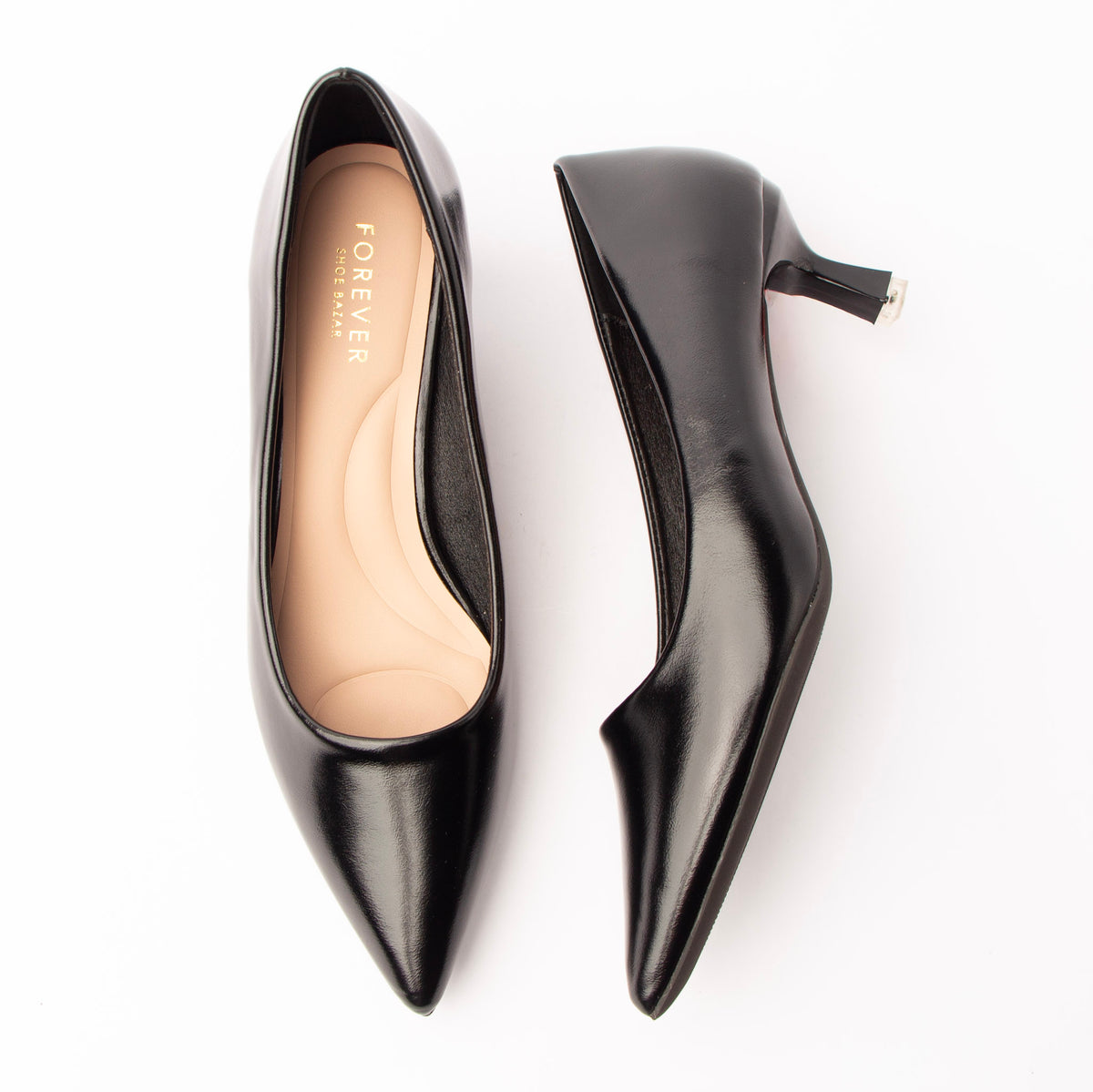 Black pointed court shoes for women with a cushioned footbed