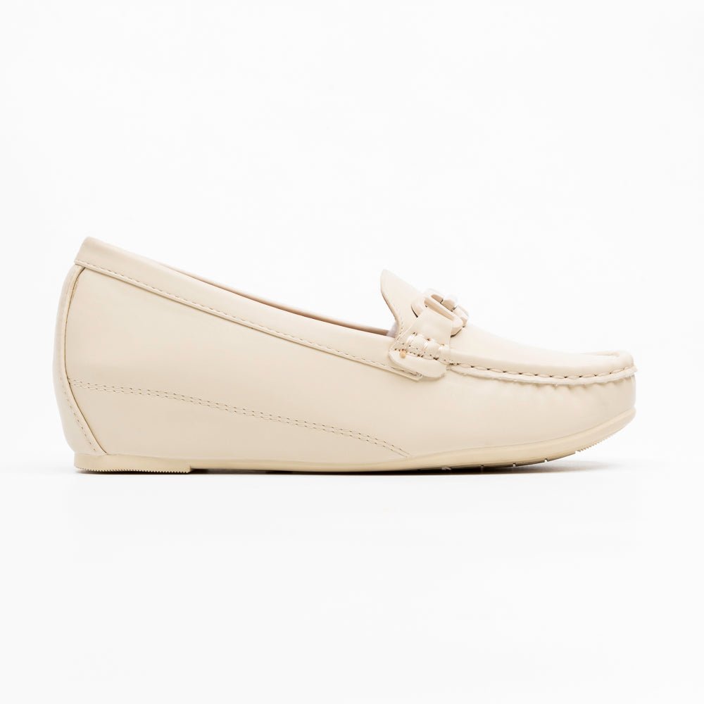 Elvora Chain Comfort Loafers - Beige