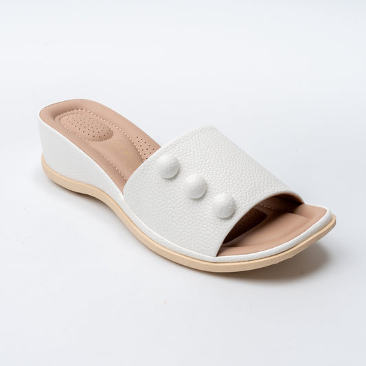 Pebble Luxe Charm - White Casual