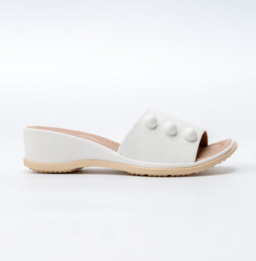 Pebble Luxe Charm - White Casual