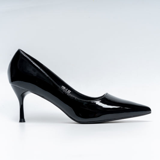 Signature Pointed - Black Pumps