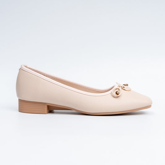 Ebony Elegance - Beige Casual Flats