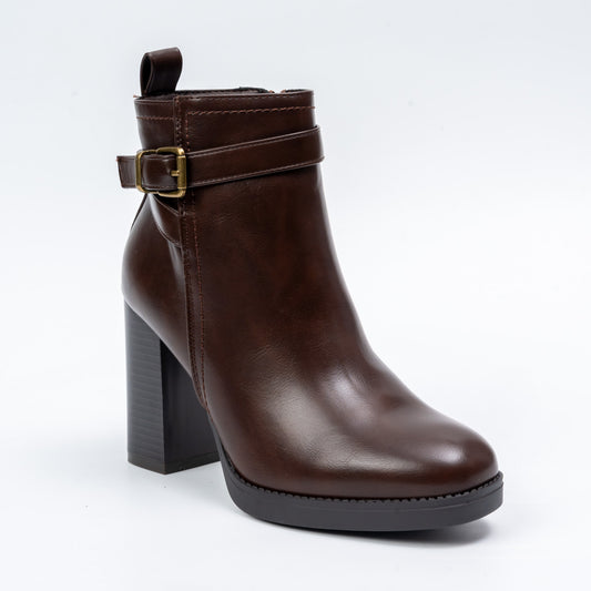 Timeless Elegance - Coffee Polished Perfection