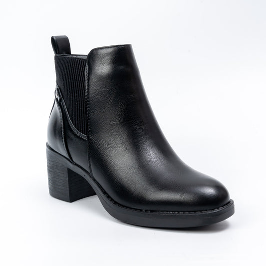 Monochrome Marvel - Black Casual Boots